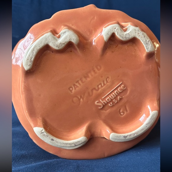 Shawnee Winnie Pig #61 Brown Cookie Jar & Piggy Bank 1961 - Picture 2 of 6